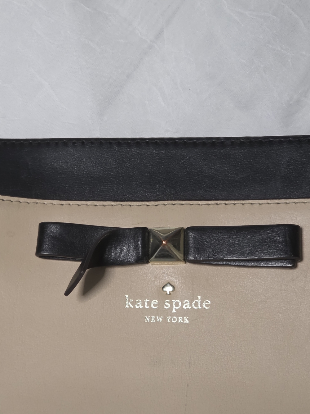 kate spade New York Two-Tone Beige and Black Bow Tote